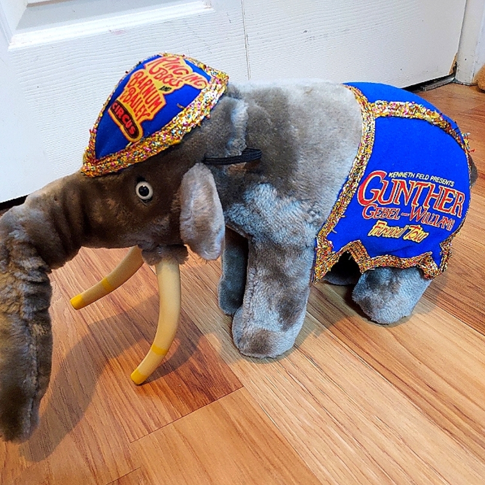 Ringling Brothers Gunther-Gebel Williams Farewell Tour Elephant Plush Souvenir